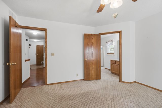 227 W Rosewood Ln, Derby, KS 67037