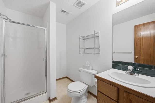 227 W Rosewood Ln, Derby, KS 67037