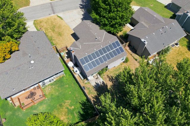 227 W Rosewood Ln, Derby, KS 67037