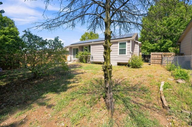 227 W Rosewood Ln, Derby, KS 67037