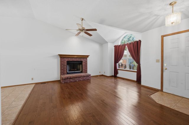 227 W Rosewood Ln, Derby, KS 67037