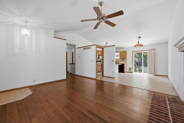 227 W Rosewood Ln, Derby, KS 67037