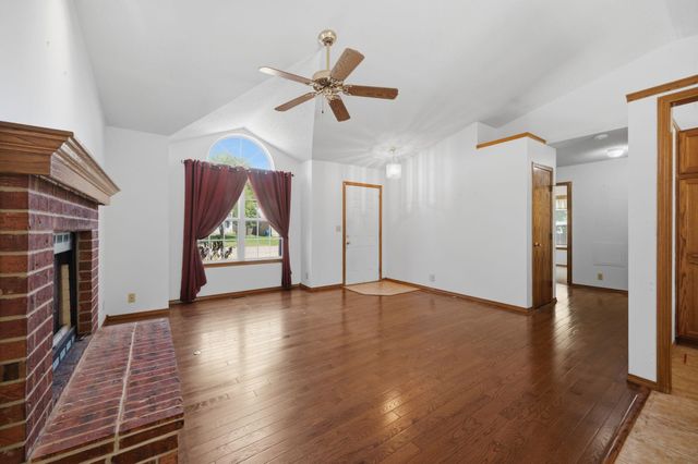 227 W Rosewood Ln, Derby, KS 67037