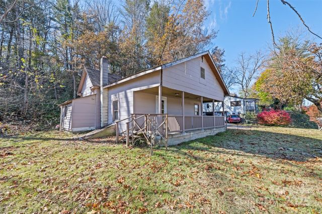 8063 Carolina Boulevard, Clyde, NC 28721