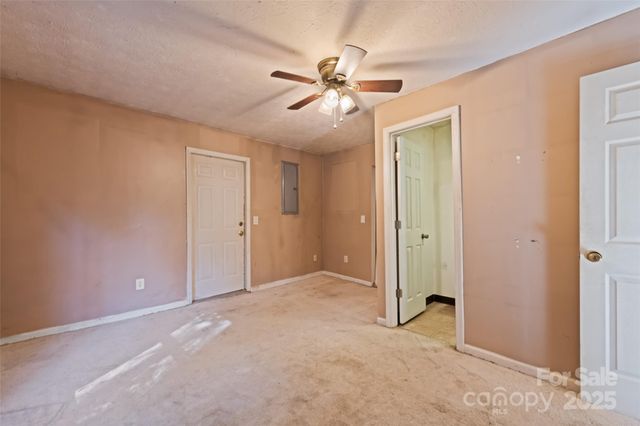 8063 Carolina Boulevard, Clyde, NC 28721