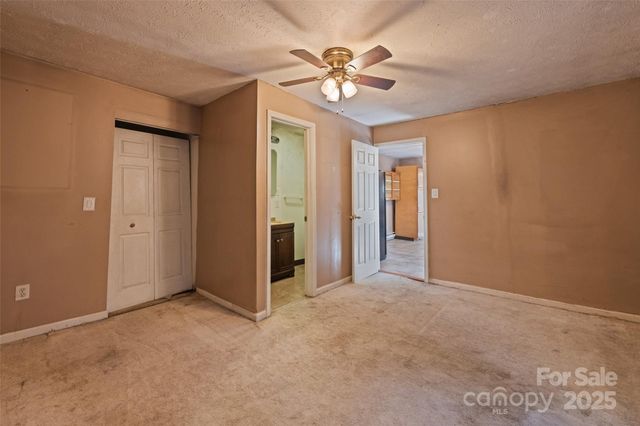 8063 Carolina Boulevard, Clyde, NC 28721