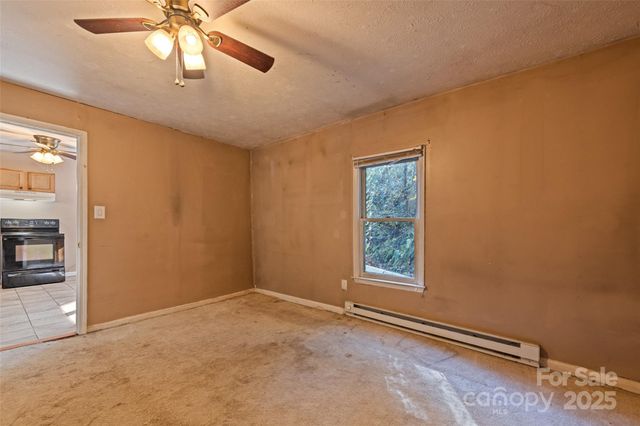 8063 Carolina Boulevard, Clyde, NC 28721