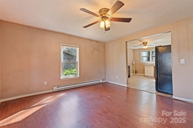 8063 Carolina Boulevard, Clyde, NC 28721