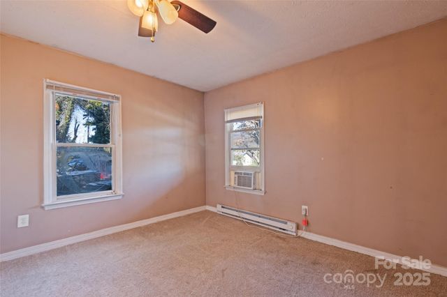 8063 Carolina Boulevard, Clyde, NC 28721