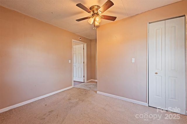 8063 Carolina Boulevard, Clyde, NC 28721