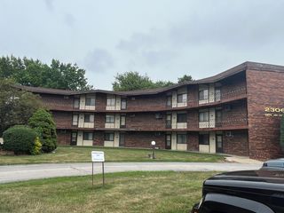 2306 Holiday Terrace 146, Lansing, IL 60438