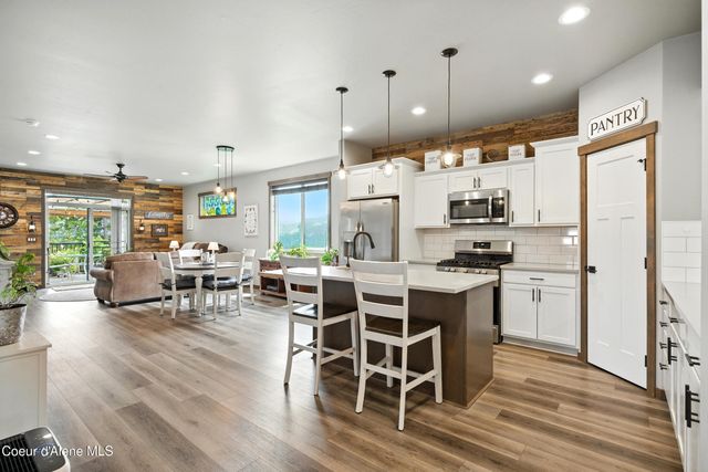206 Rimrock Ct, Priest River, ID 83856