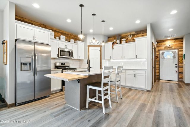 206 Rimrock Ct, Priest River, ID 83856