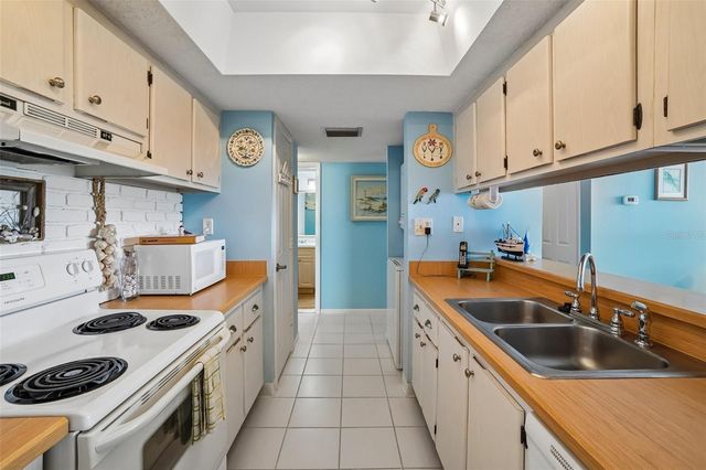 450 S GULFVIEW BOULEVARD 605, Clearwater Beach, FL 33767