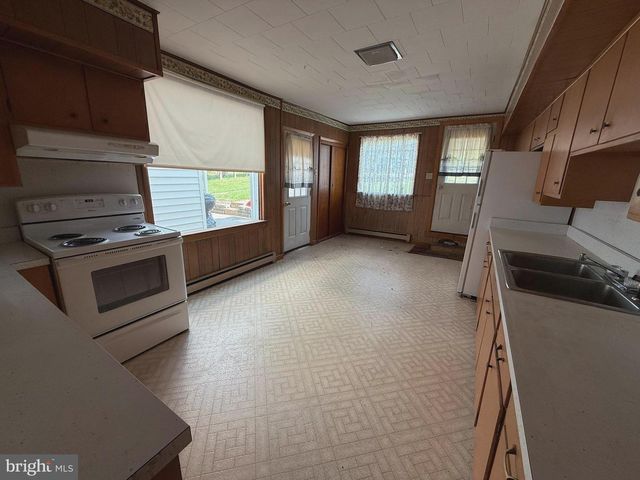 510 E CENTER STREET, Millersburg, PA 17061