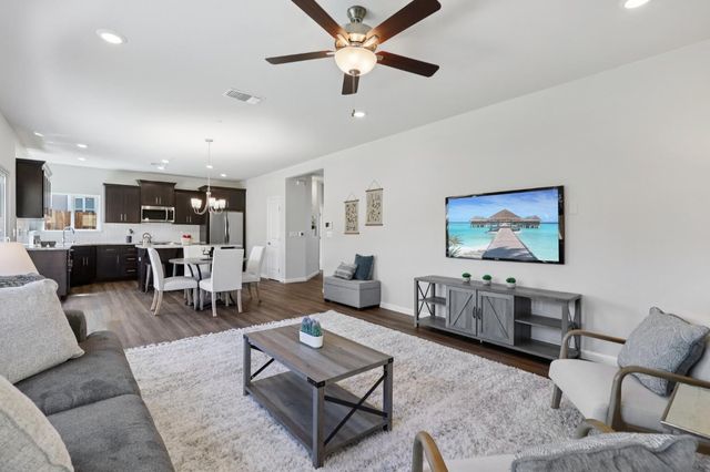 9136 Hensley Way, Elk Grove, CA 95758