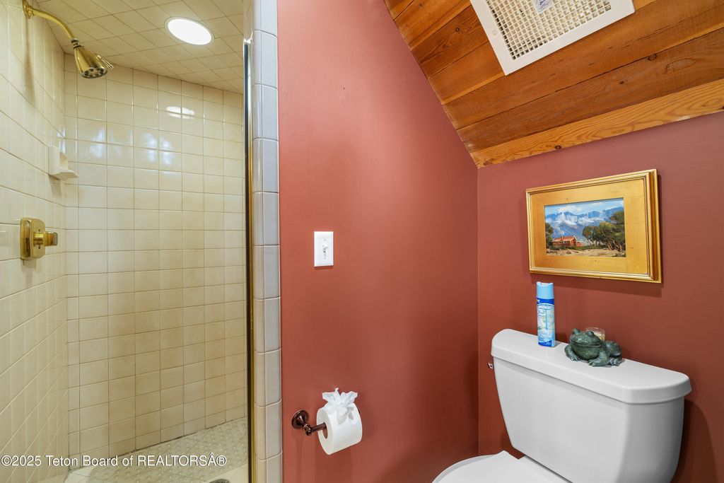 3035 N WHITE PINE Lane, Wilson, WY 83014 photo 18