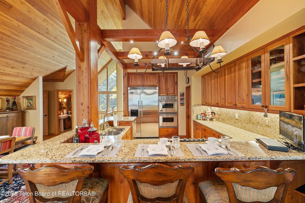 3035 N WHITE PINE Lane, Wilson, WY 83014 photo 7