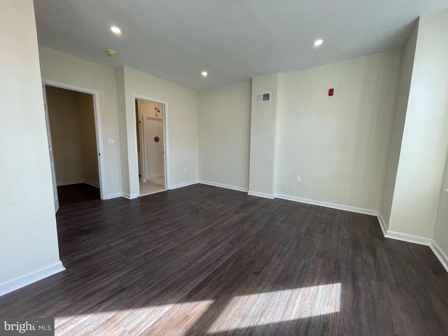 2003 S 7TH ST, Philadelphia, PA 19148