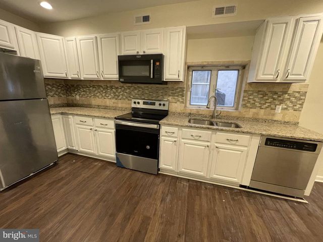 2003 S 7TH ST, Philadelphia, PA 19148