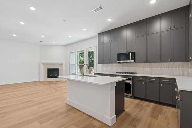 452 Waters Edge Drive 823, Hickory Creek, TX 75065