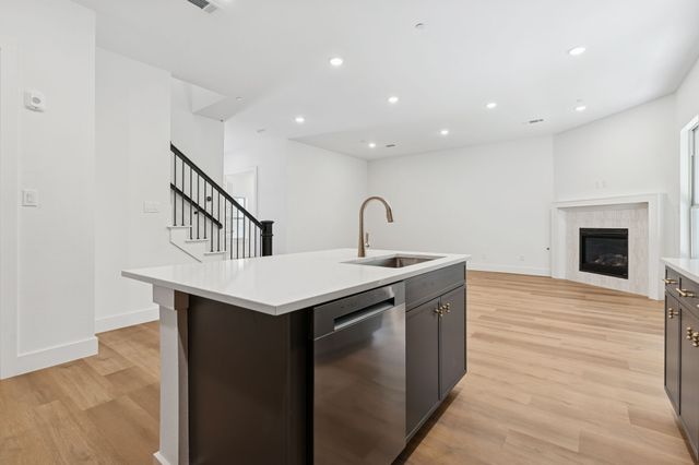 452 Waters Edge Drive 823, Hickory Creek, TX 75065