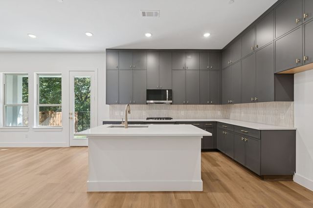 452 Waters Edge Drive 823, Hickory Creek, TX 75065