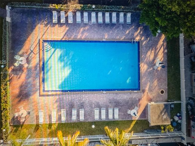 2821 N Miami Beach Blvd 2I, North Miami Beach, FL 33160