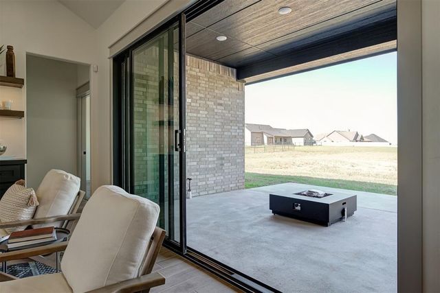 2441 Hawks Haven Drive, Guthrie, OK 73044