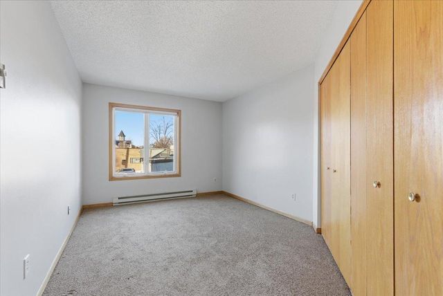 2425 E Franklin Avenue 212, Minneapolis, MN 55406