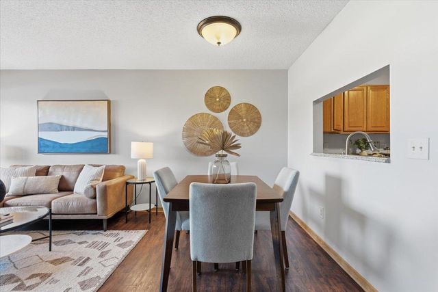 2425 E Franklin Avenue 212, Minneapolis, MN 55406