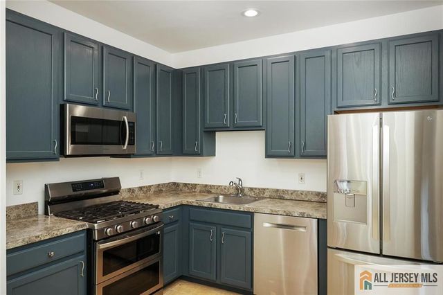 258 Pinelli Drive 258, Piscataway, NJ 08854
