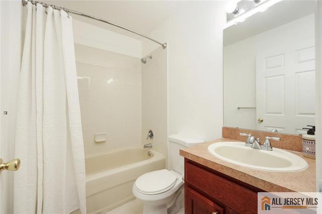 258 Pinelli Drive 258, Piscataway, NJ 08854
