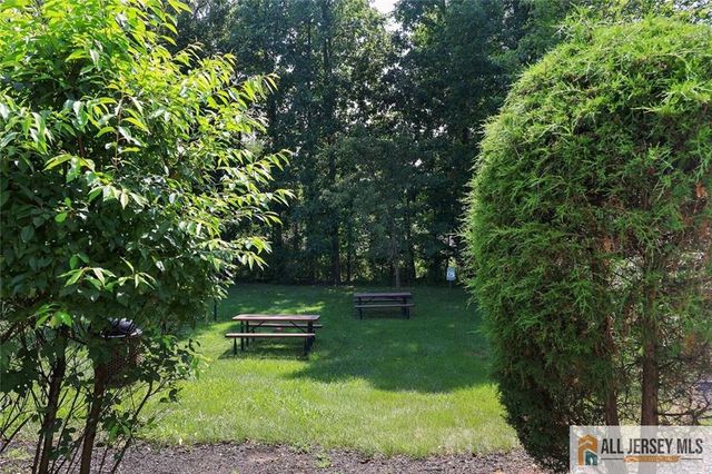 258 Pinelli Drive 258, Piscataway, NJ 08854
