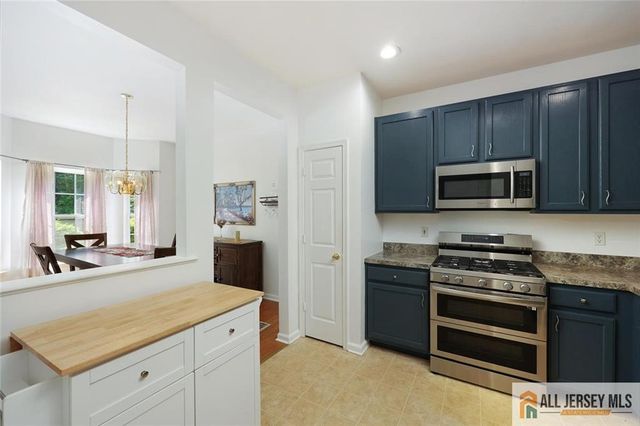 258 Pinelli Drive 258, Piscataway, NJ 08854