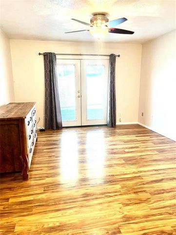 2826 Pickett Dr, League City, TX 77573