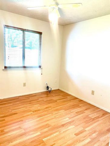 2826 Pickett Dr, League City, TX 77573