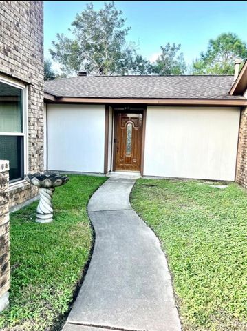 2826 Pickett Dr, League City, TX 77573