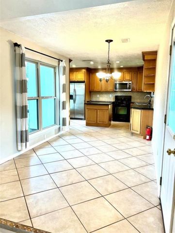 2826 Pickett Dr, League City, TX 77573