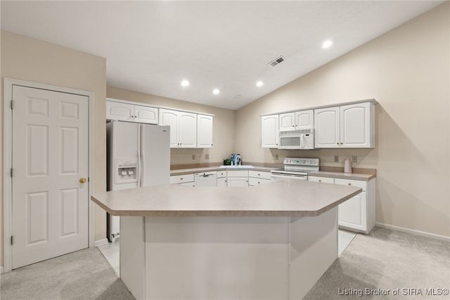 102 Crown Court, New Albany, IN 47150