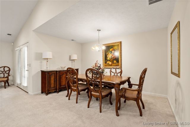 102 Crown Court, New Albany, IN 47150