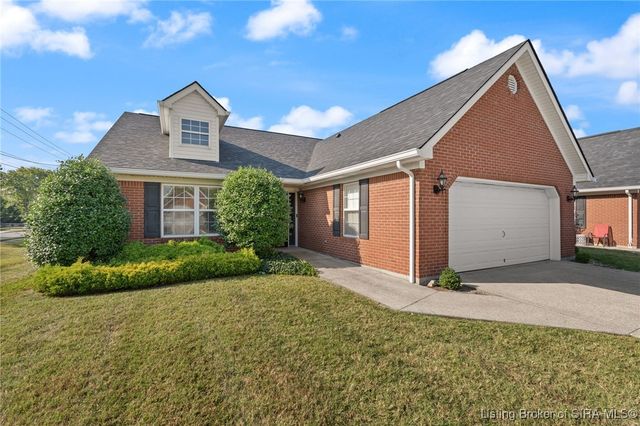 102 Crown Court, New Albany, IN 47150