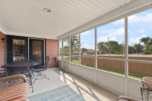 102 Crown Court, New Albany, IN 47150