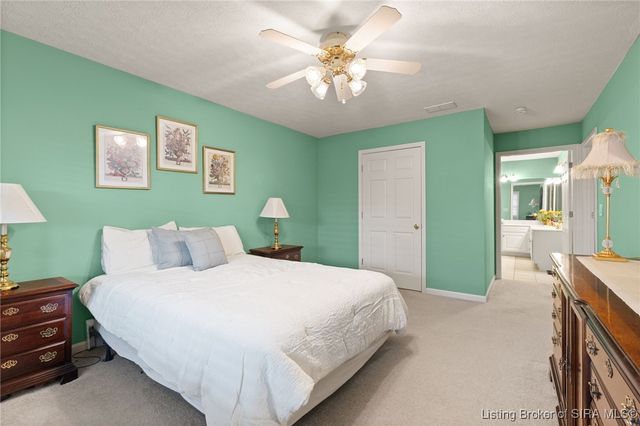 102 Crown Court, New Albany, IN 47150