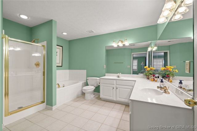 102 Crown Court, New Albany, IN 47150