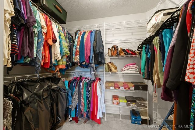 102 Crown Court, New Albany, IN 47150