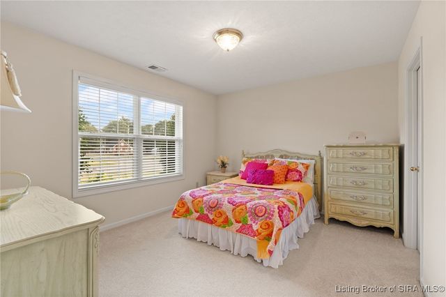 102 Crown Court, New Albany, IN 47150