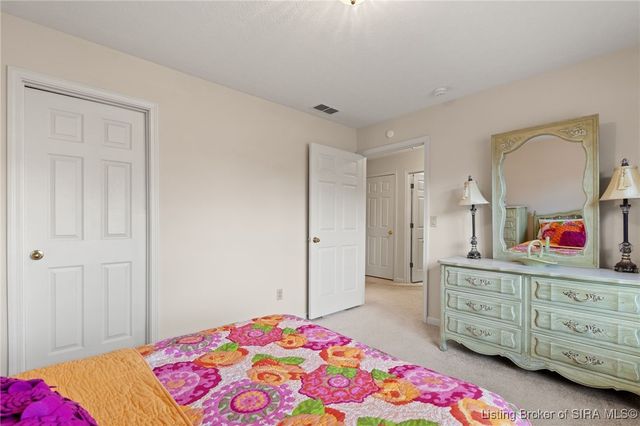 102 Crown Court, New Albany, IN 47150