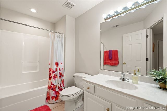 102 Crown Court, New Albany, IN 47150