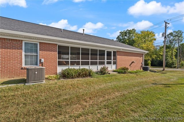 102 Crown Court, New Albany, IN 47150